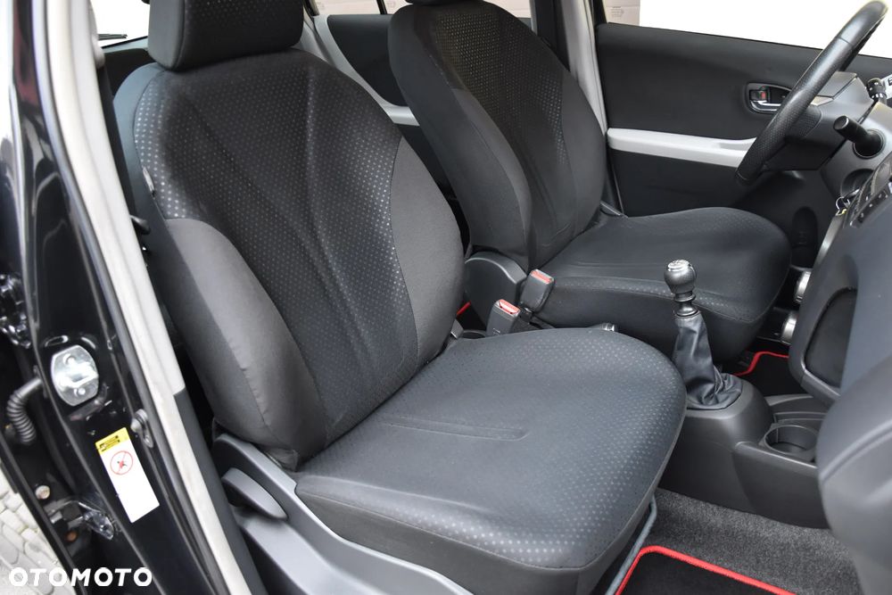 Toyota Yaris 1.33 VVT-i Executive - 21