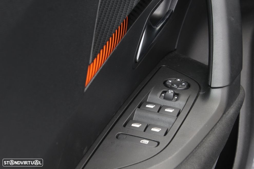 Peugeot 2008 1.2 PureTech Active Pack - 22