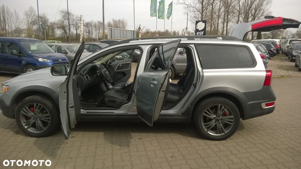 Volvo XC 70 D5 AWD Momentum - 16