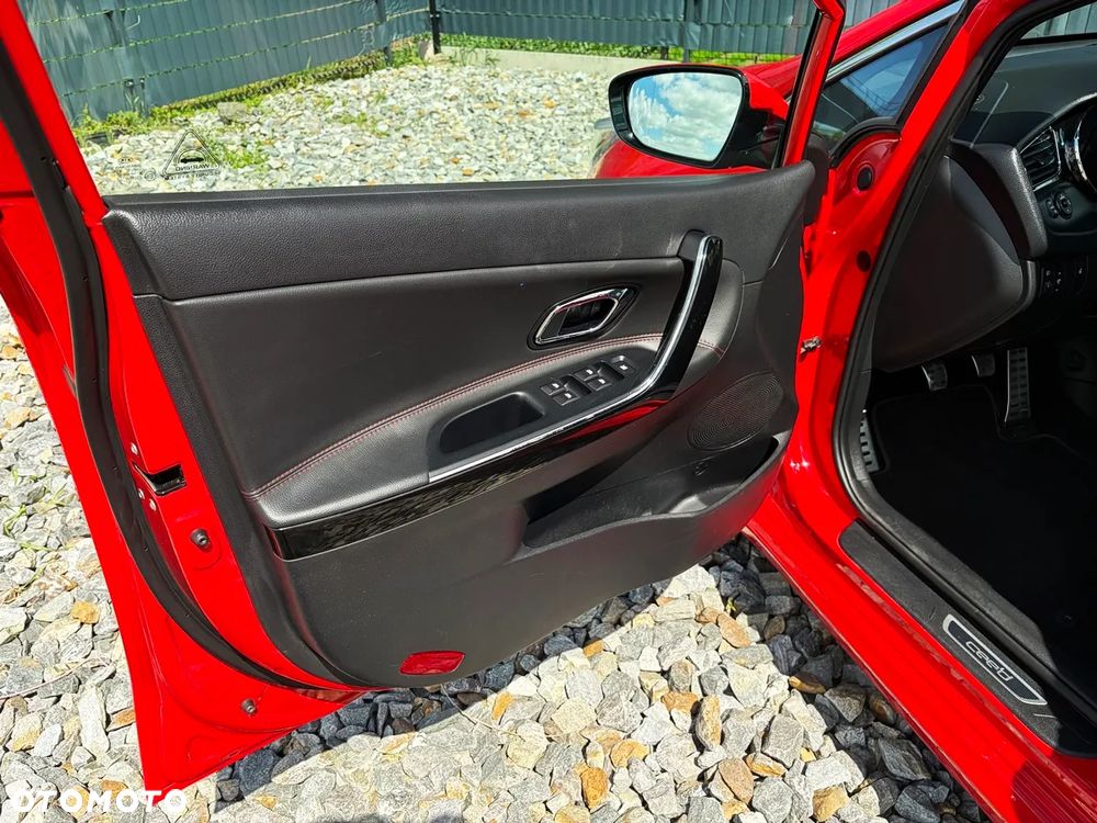 Kia Ceed 1.6 T-GDI GT - 33