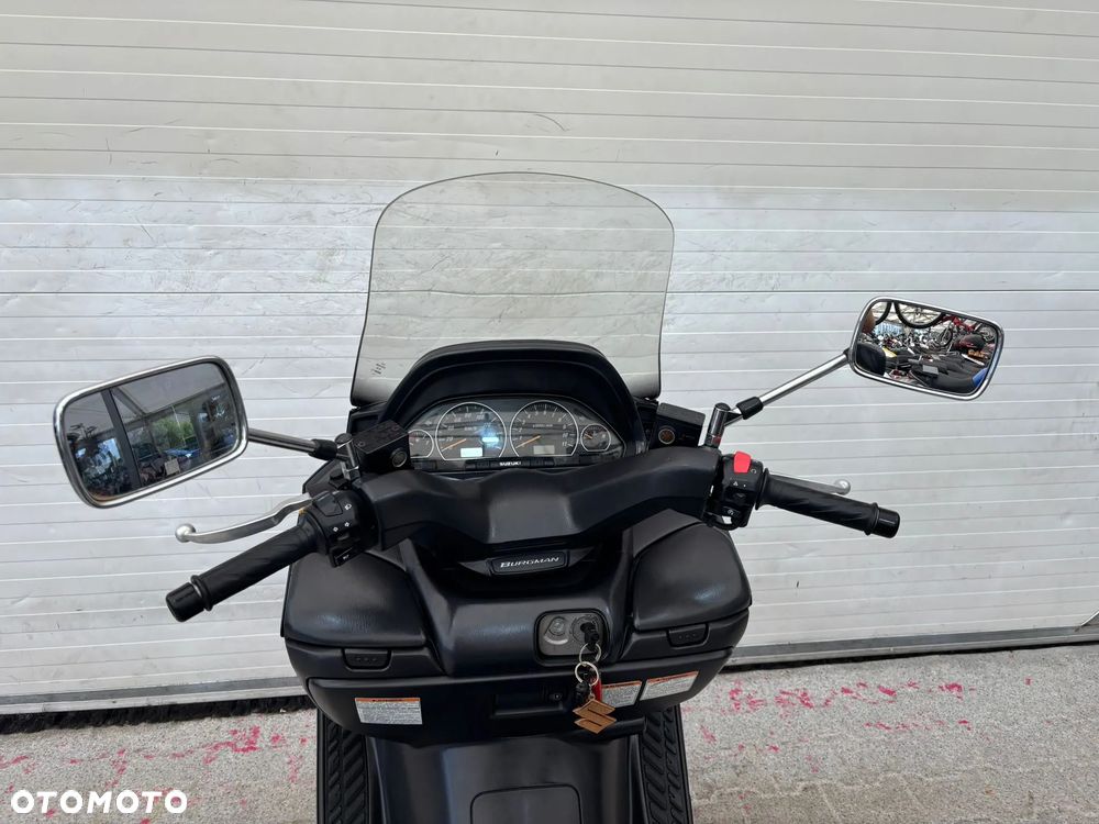 Suzuki Burgman - 29