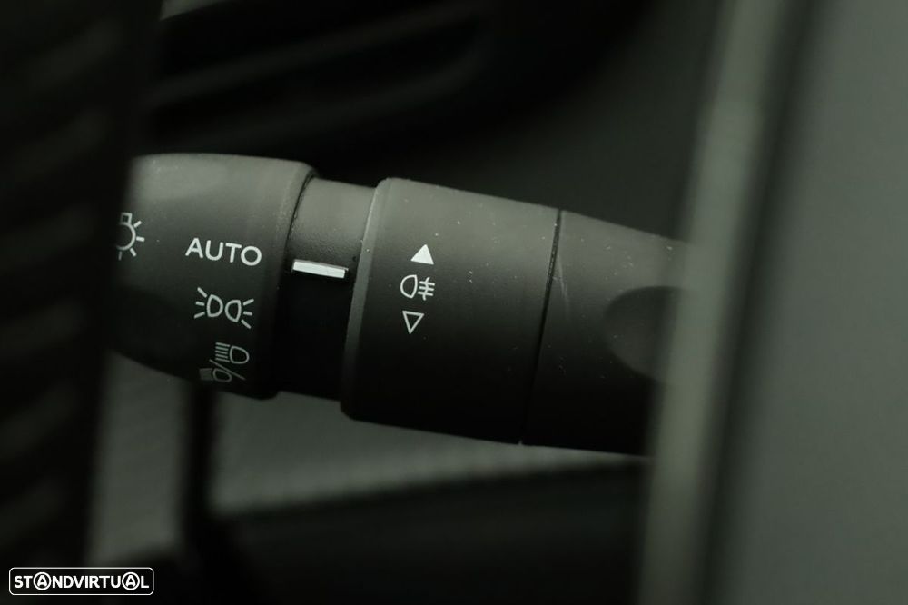 Peugeot 208 1.2 PureTech Active - 17