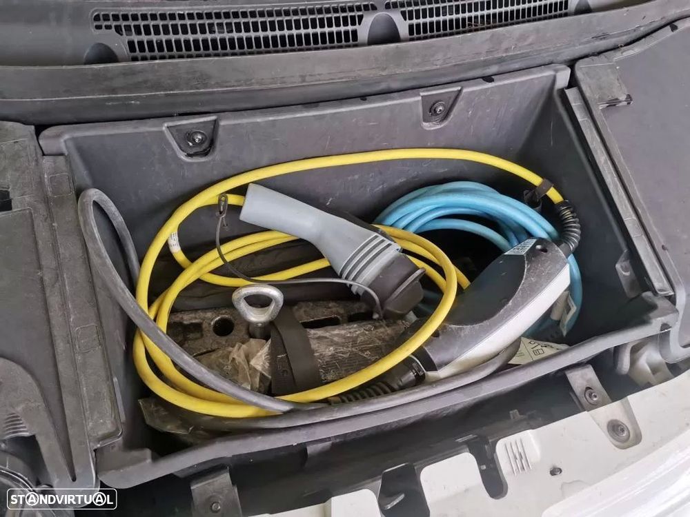 BMW i3 (60 Ah) - 15