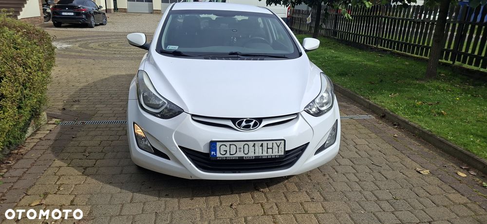 Hyundai Elantra 1.6 Classic + - 2