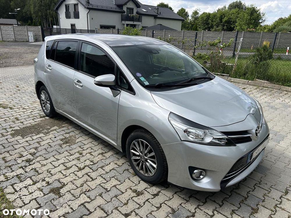 Toyota Verso 1.6 Premium - 3