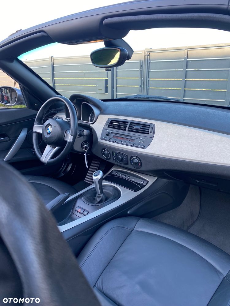 BMW Z4 2.2i - 11
