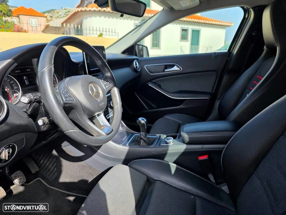 Mercedes-Benz A 180 d Urban - 12