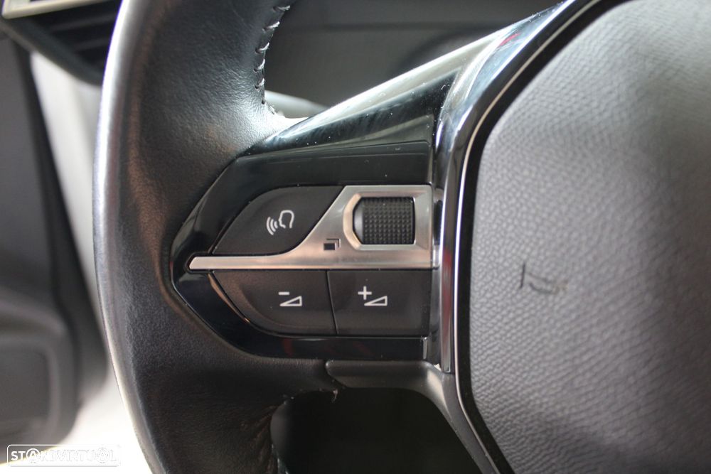 Peugeot 208 1.2 PureTech Active Pack - 15