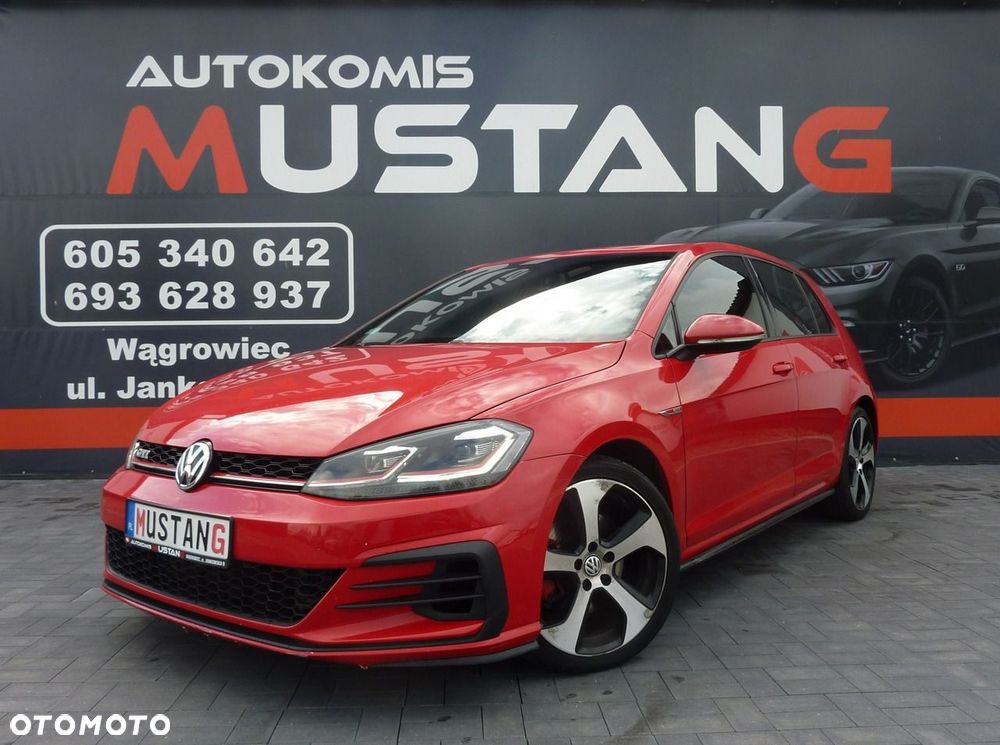 Volkswagen Golf - 1