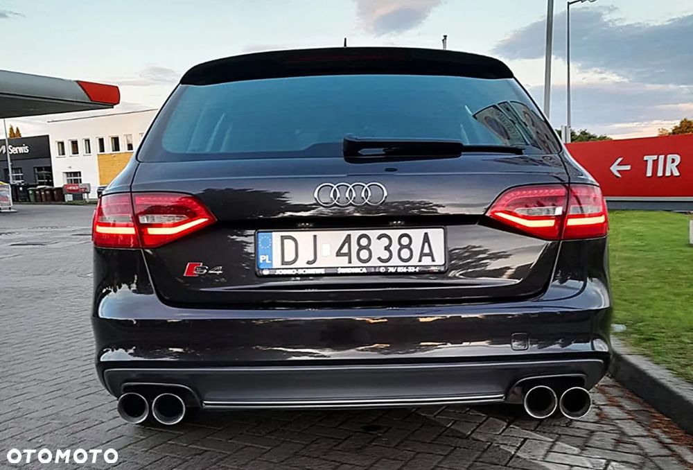 Audi A4 ver-1-8-tfsi-s-line-sportpaket - 10