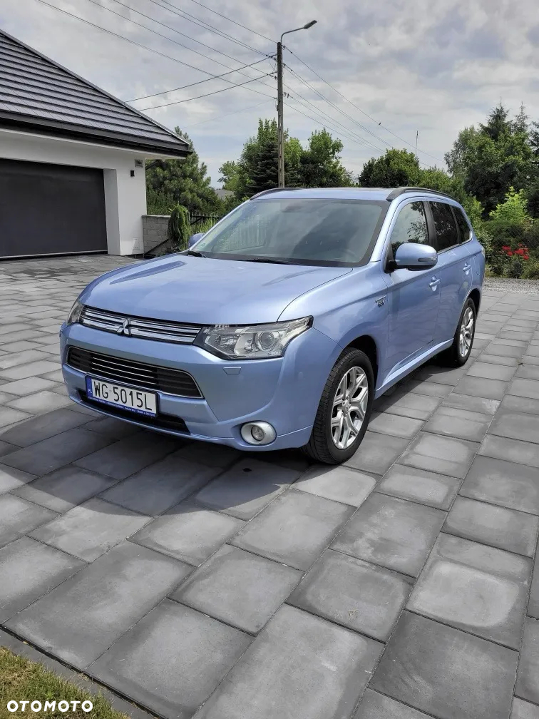 Mitsubishi Outlander - 3