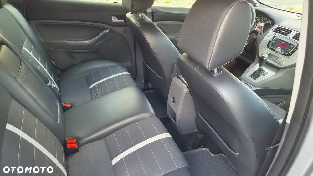 Ford Kuga 2.0 TDCi 4x4 Titanium - 12