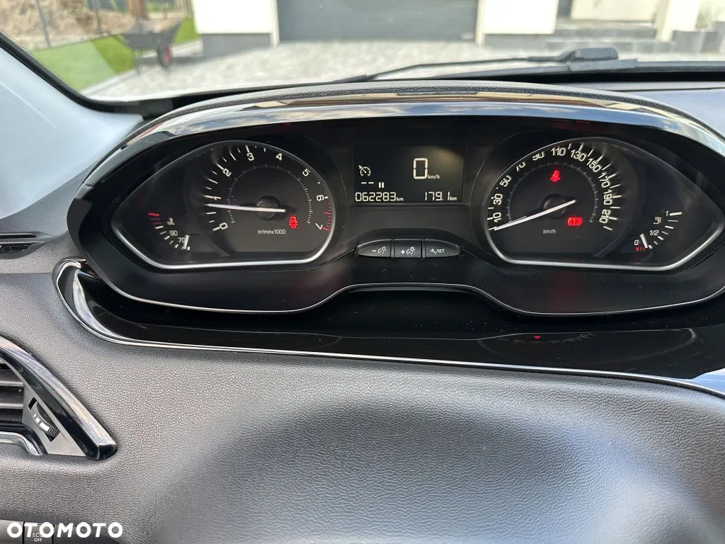 Peugeot 208 PureTech 82 Start & Stop Style - 12