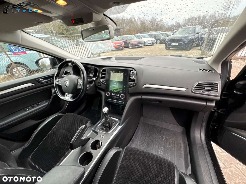Renault Megane ENERGY TCe 130 Start & Stop Paris Business - 38