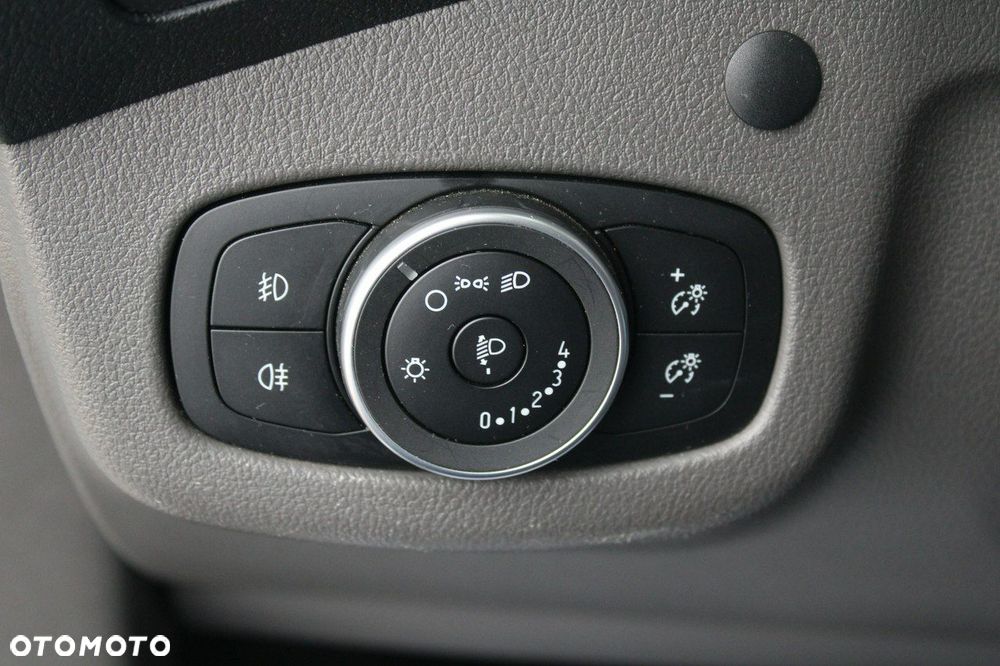 Ford Transit Connect - 23