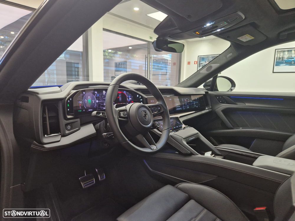 Porsche Cayenne Electric Turbo - 15