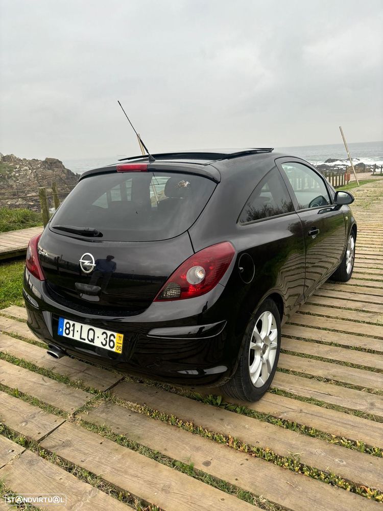 Opel Corsa 1.2 Black Edition - 1