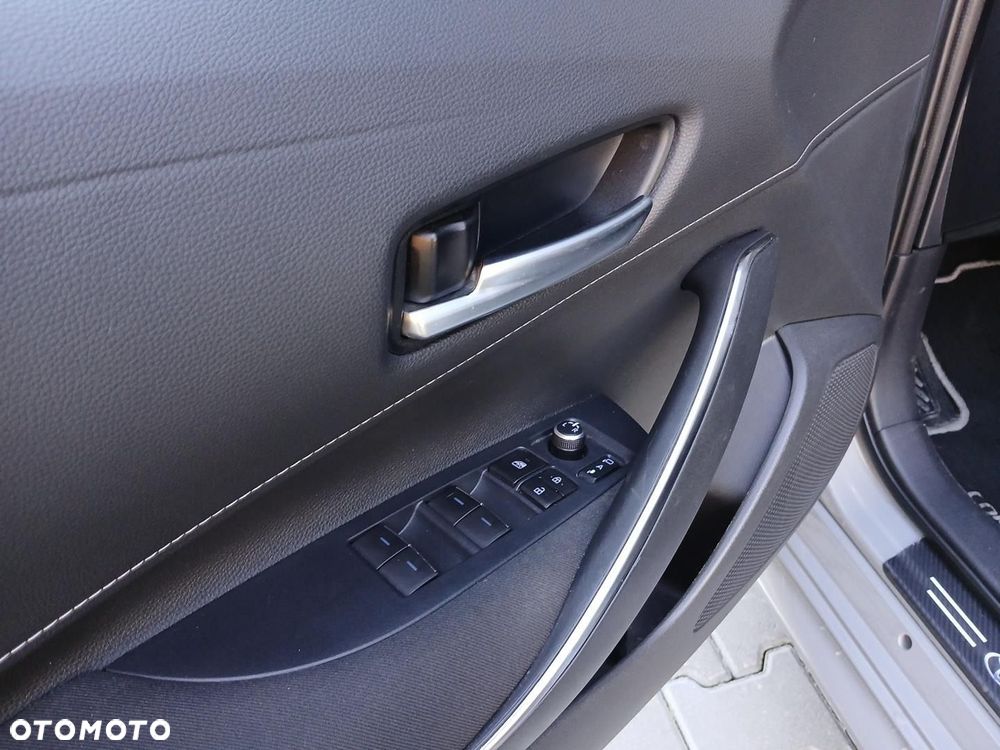 Toyota Corolla 1.8 Hybrid Comfort - 22
