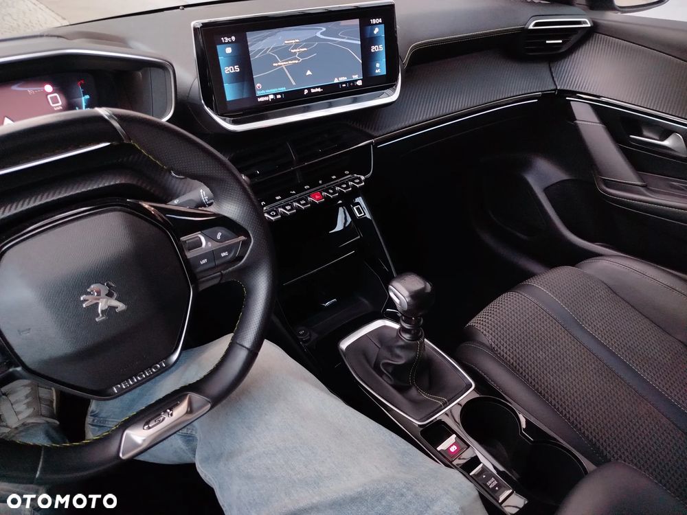 Peugeot 208 PureTech 100 GT - 15