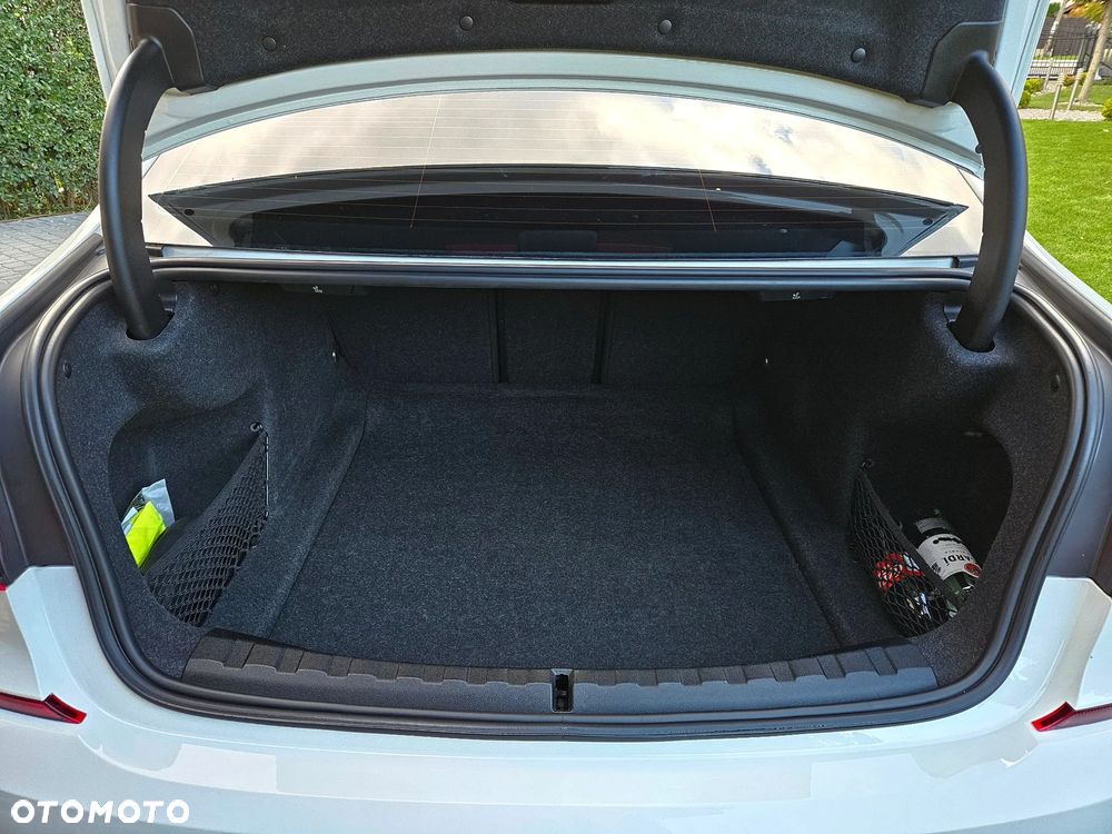 BMW Seria 3 318d mHEV M Sport Edition - 19