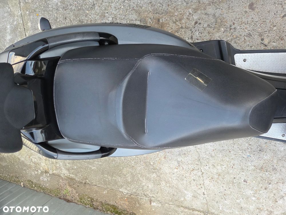 Piaggio MP-3 - 23