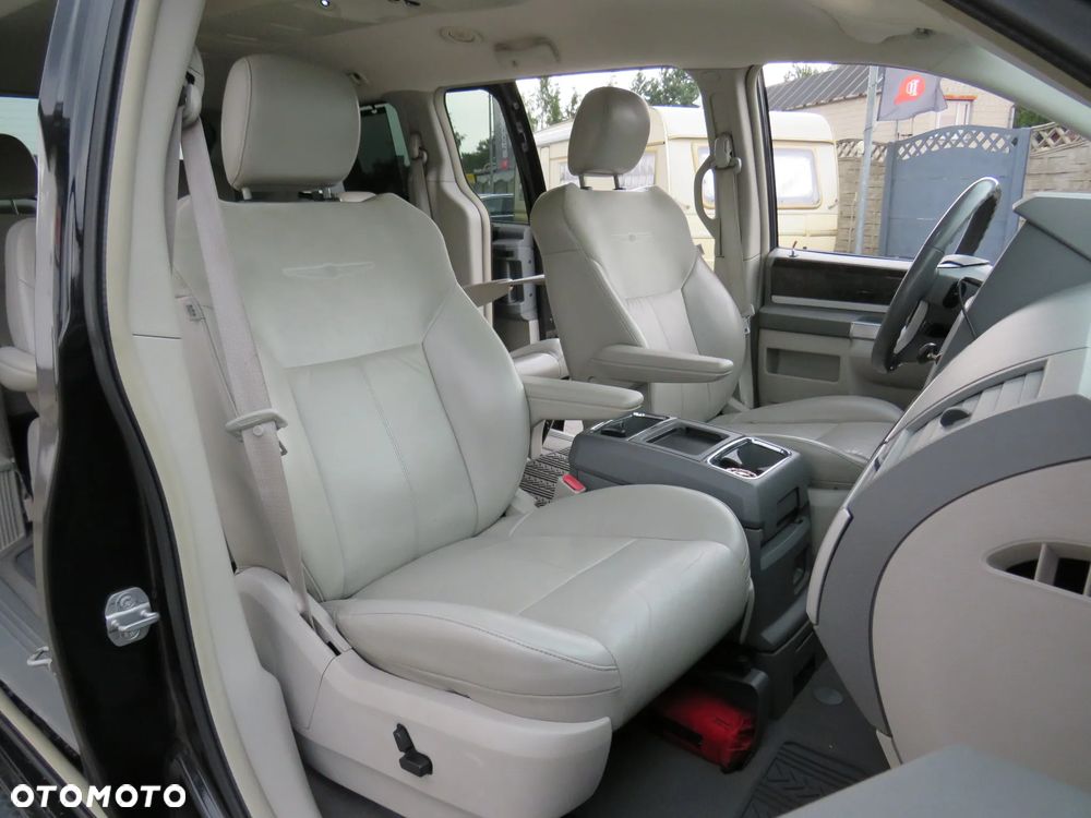 Chrysler Grand Voyager 2.8 CRD Limited - 36