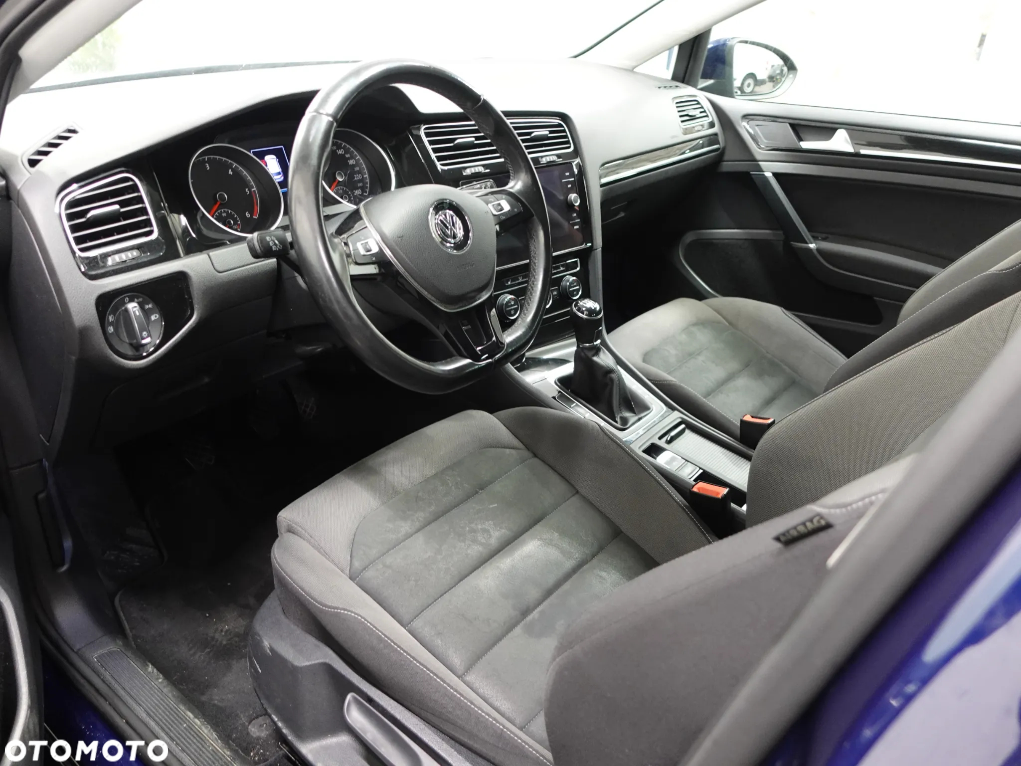 Volkswagen Golf 2.0 TDI SCR Highline - 24