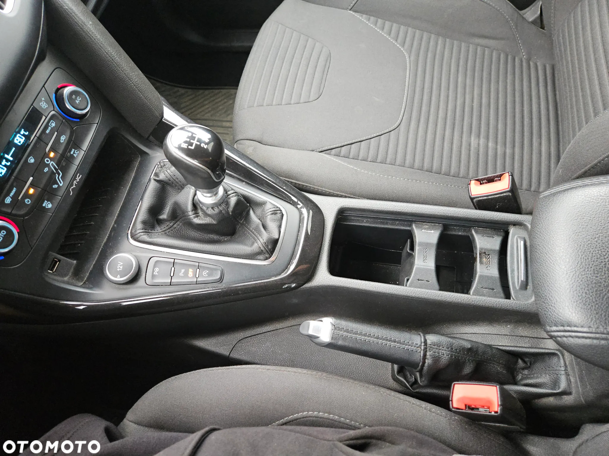 Ford Focus 1.5 EcoBoost Active - 23