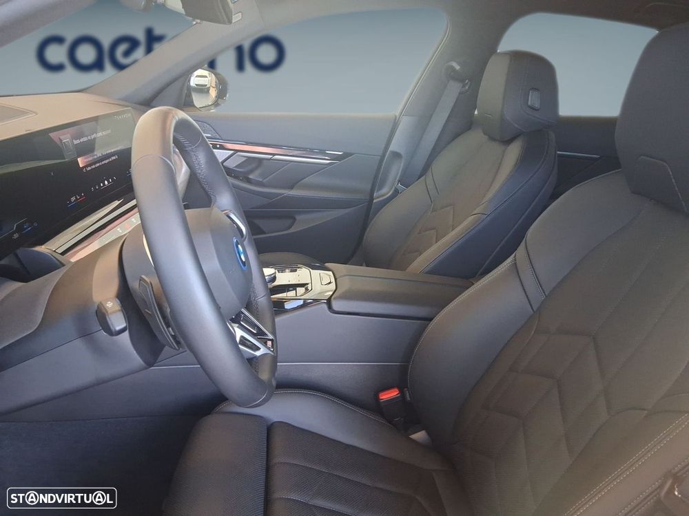 BMW 530 e Pack Desportivo M — fotografia 8