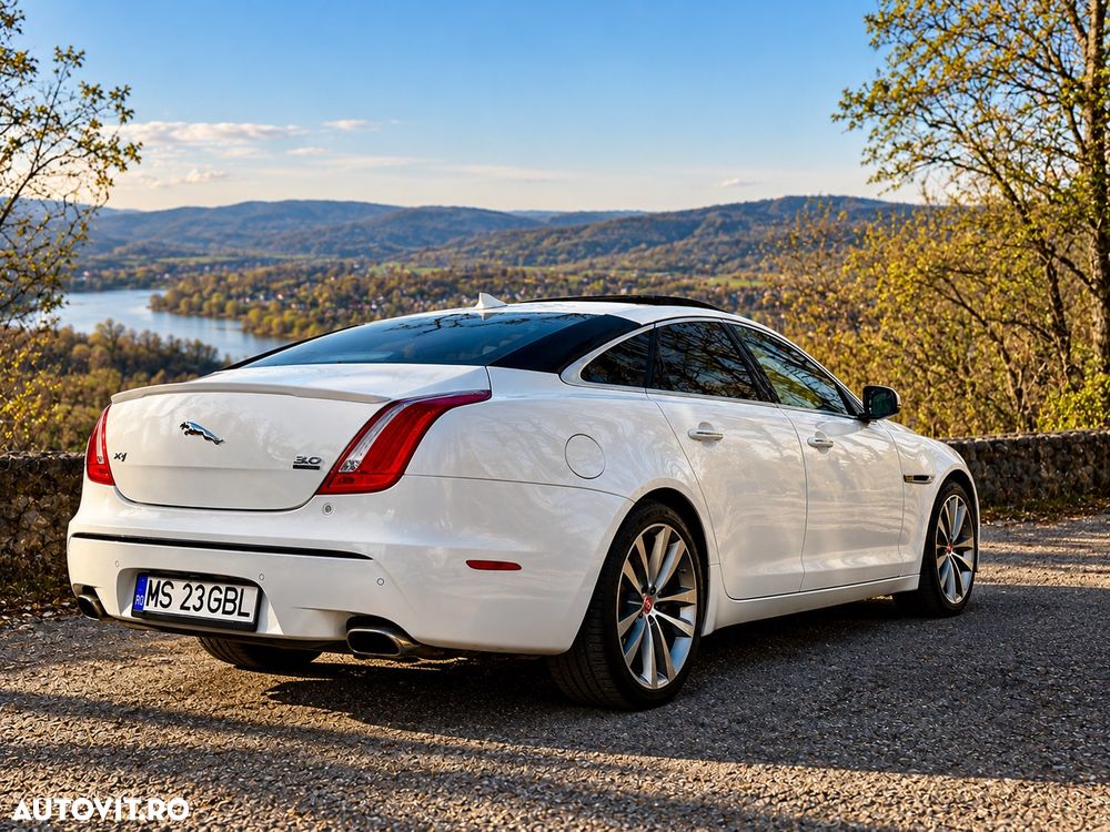 Jaguar XJ - 5