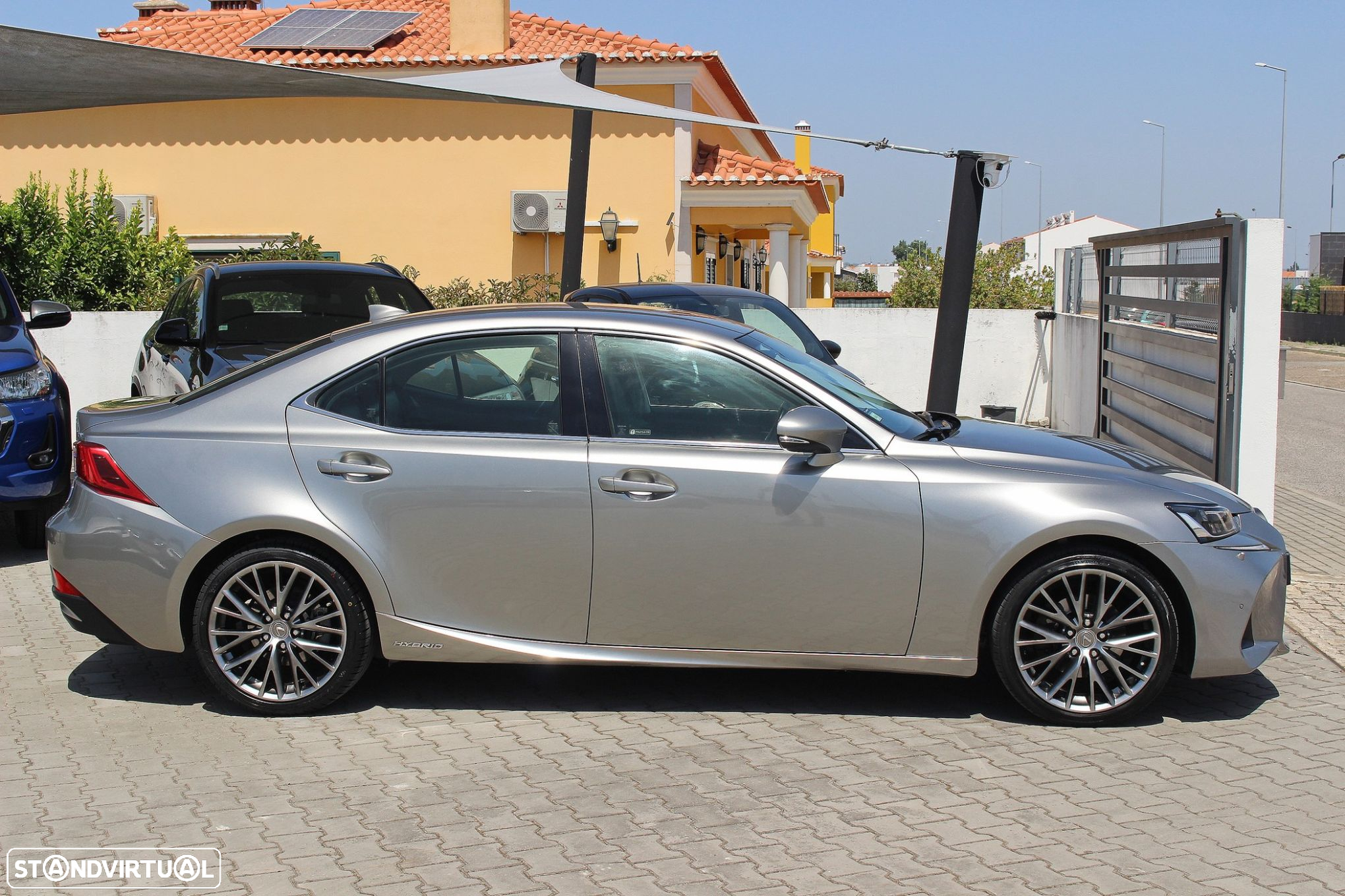 Lexus IS 300H Luxury - 22
