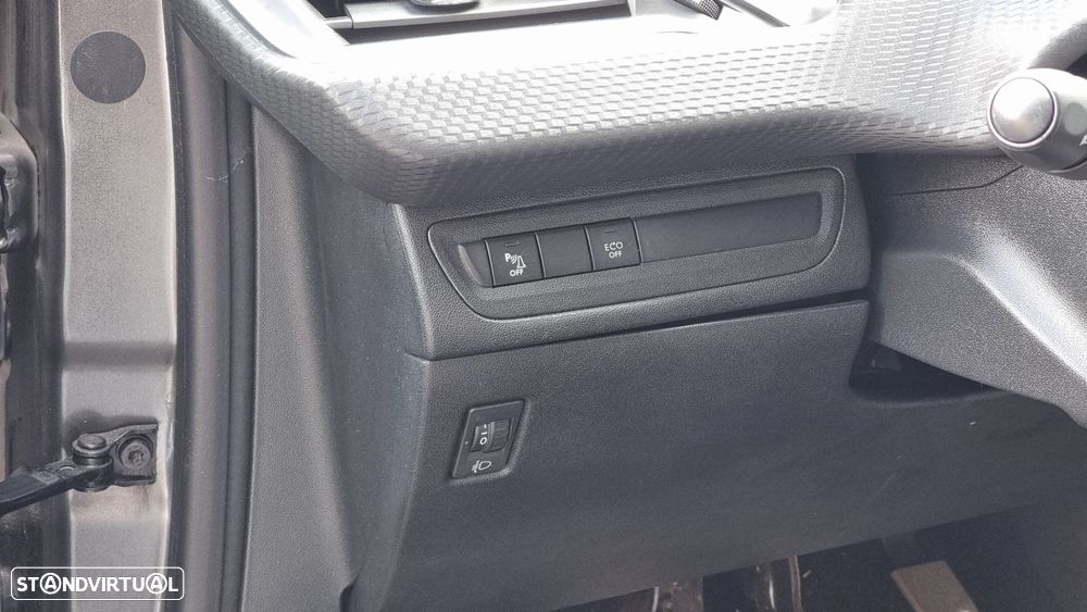 Peugeot 208 1.2 PureTech GT Line - 21