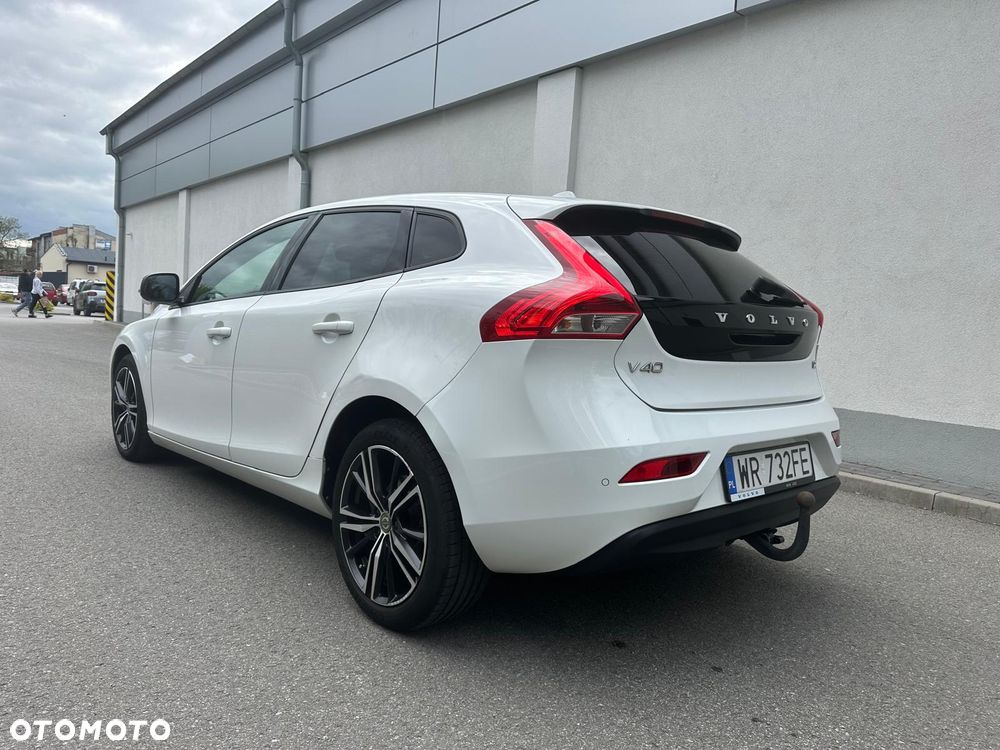 Volvo V40 D2 Drive-E Momentum - 5