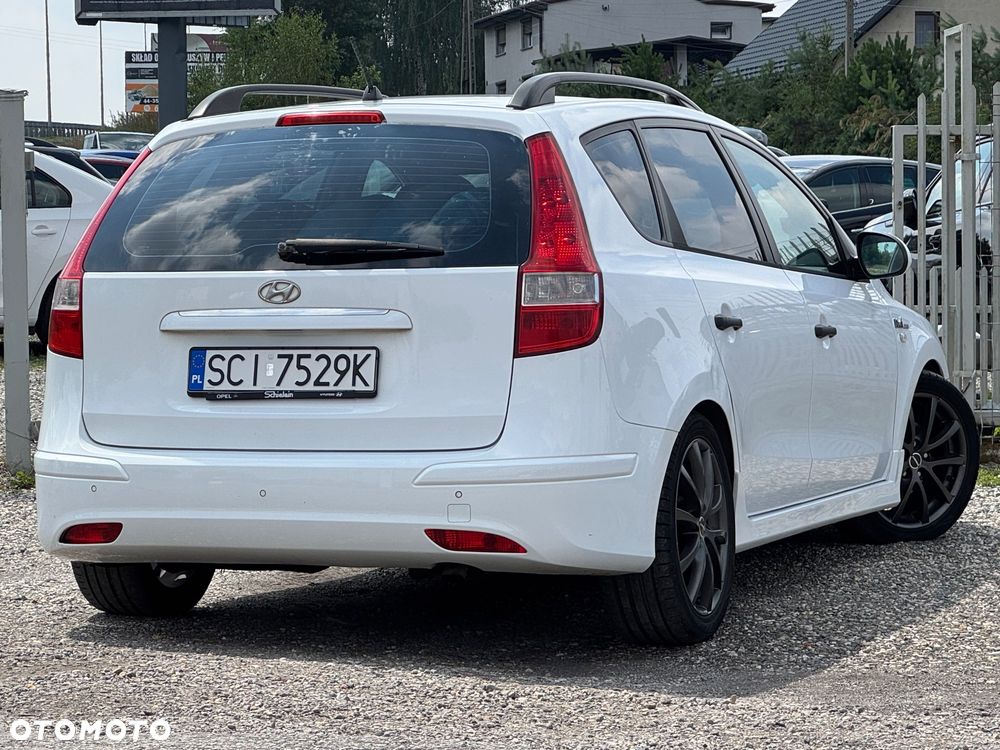 Hyundai i30 i30cw 1.6 CRDi blue Classic - 10