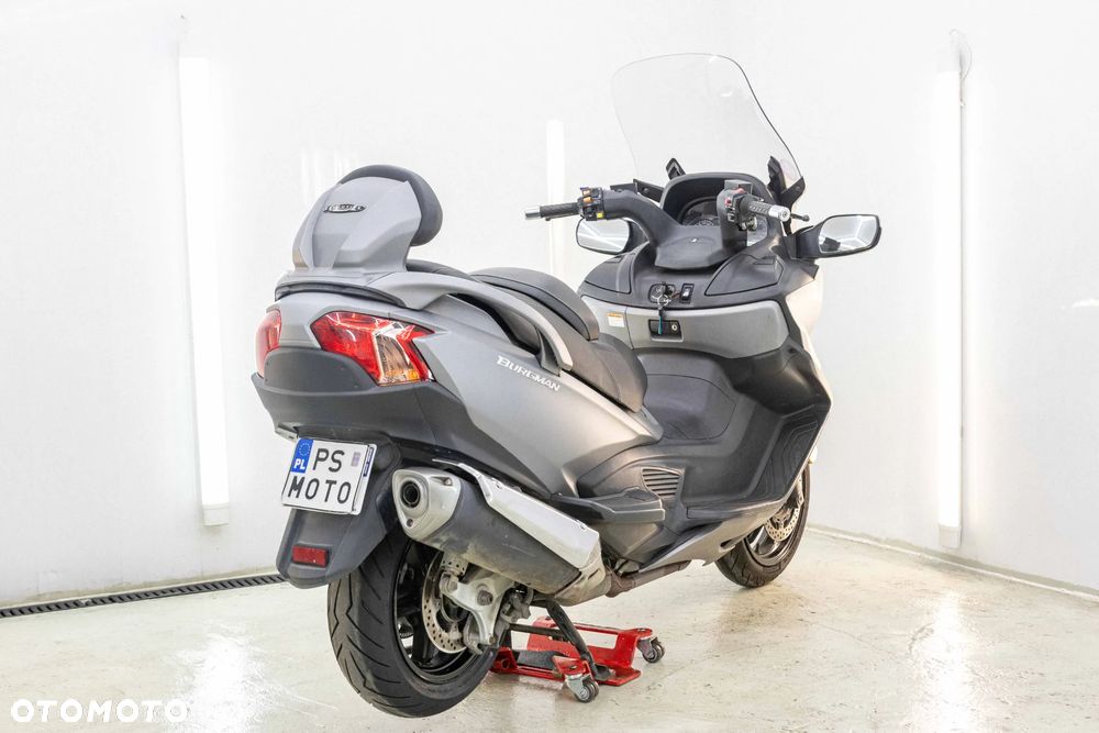 Suzuki Burgman - 7
