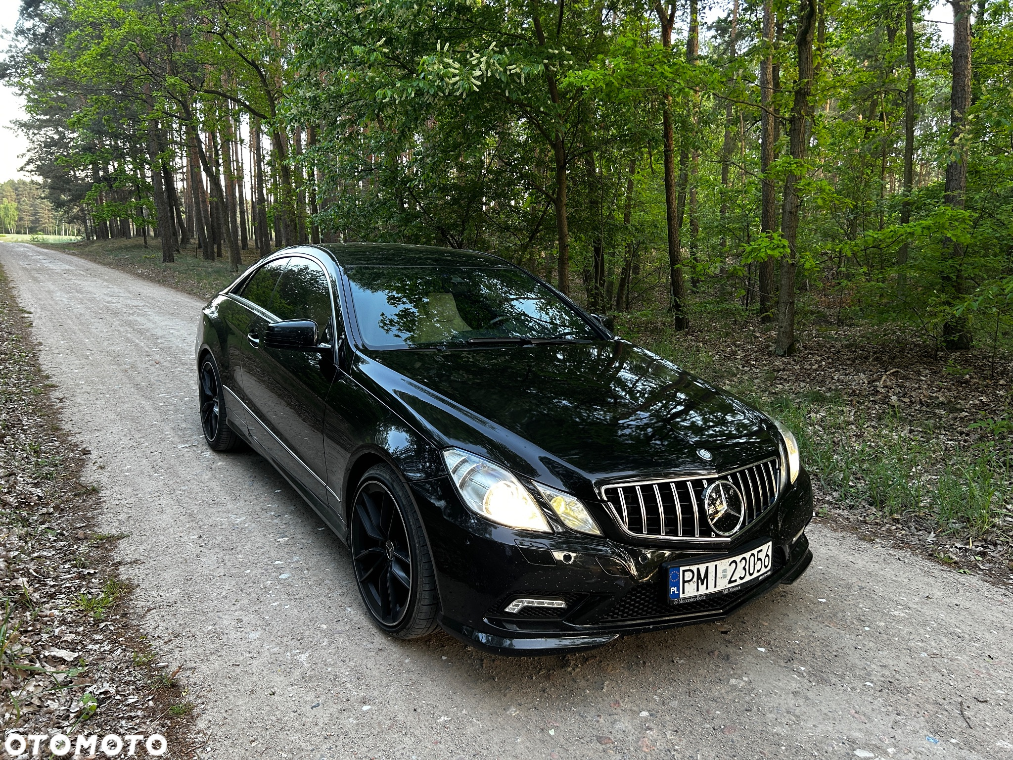 Mercedes-Benz Klasa E 350 CDI DPF Coupe BlueEFFICIENCY 7G-TRONIC Avantgarde - 2