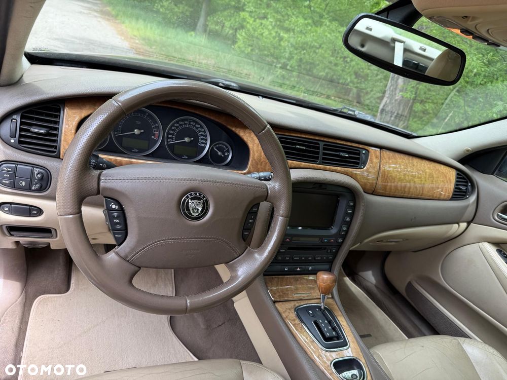 Jaguar S-Type - 10