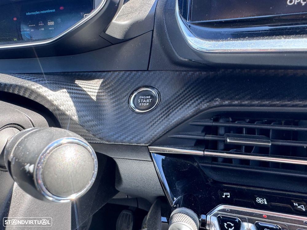 Peugeot 208 1.2 PureTech Allure - 18