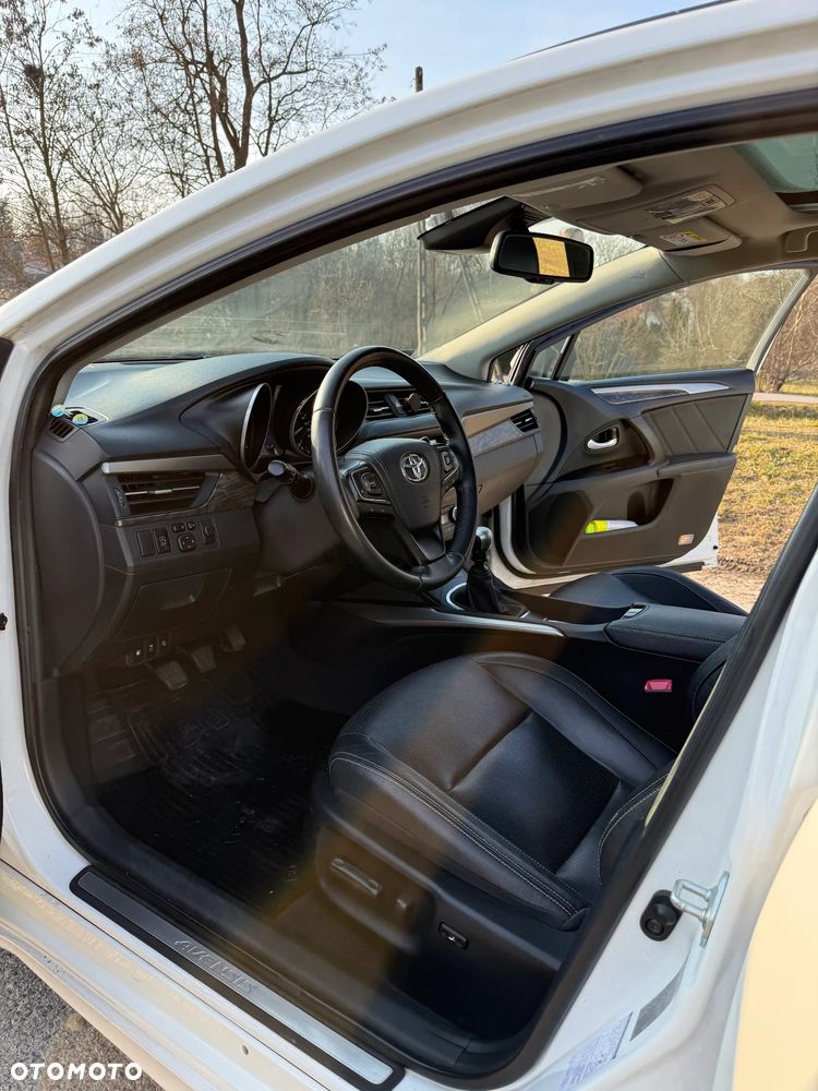 Toyota Avensis 2.0 D-4D Premium - 24