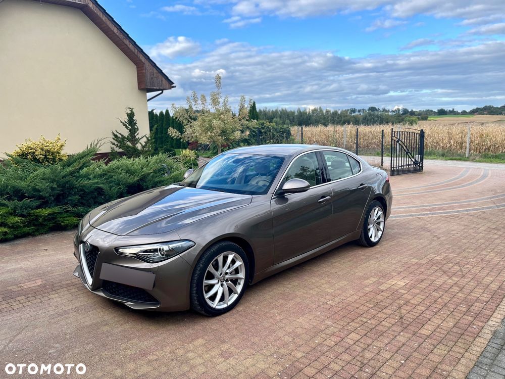 Alfa Romeo Giulia - 1