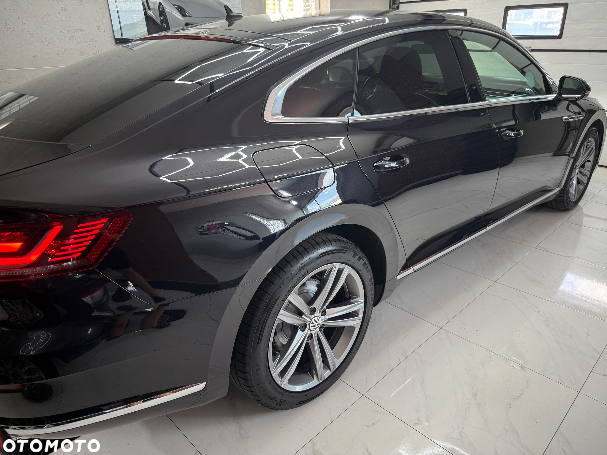 Volkswagen Arteon 2.0 TDI SCR R-Line - 10