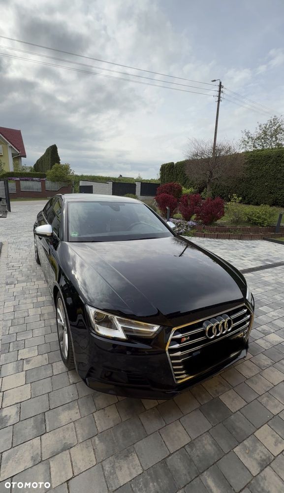Audi A4 Limousine - 3