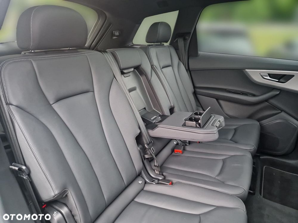Audi Q7 - 11