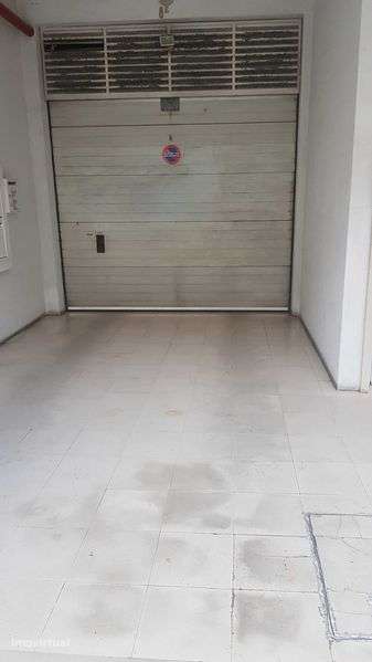 Lugar de garagem para mota - Grande imagem: 2/2