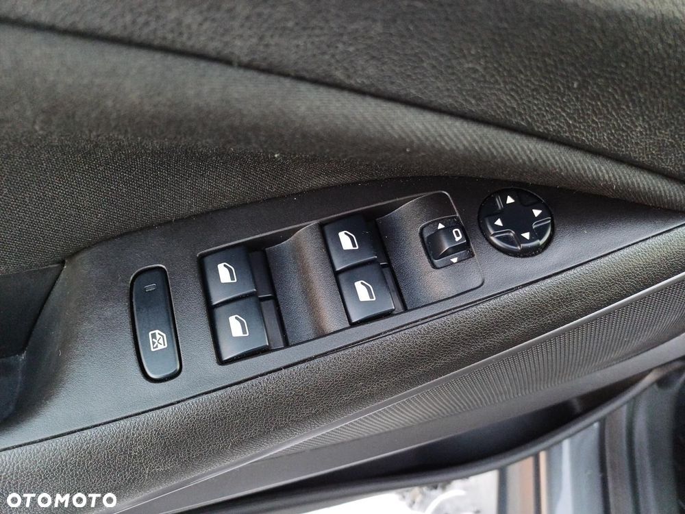 Opel Crossland X 1.2 T Enjoy S&S - 23