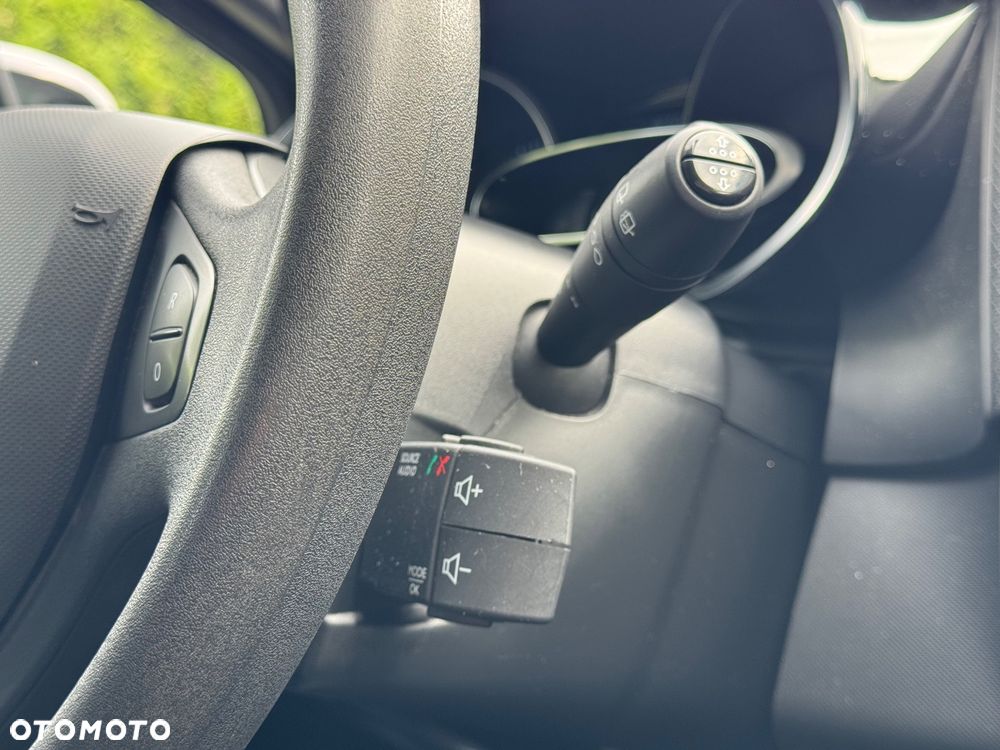 Renault Clio 1.2 16V 75 Limited - 21