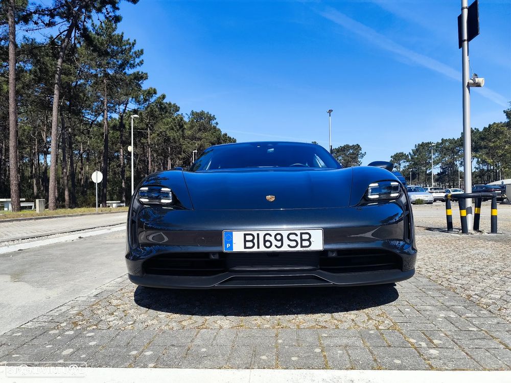 Porsche Taycan 4 - 9