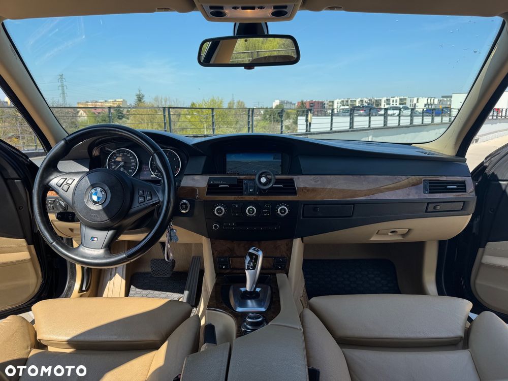 BMW Seria 5 525d Edition Exclusive - 17