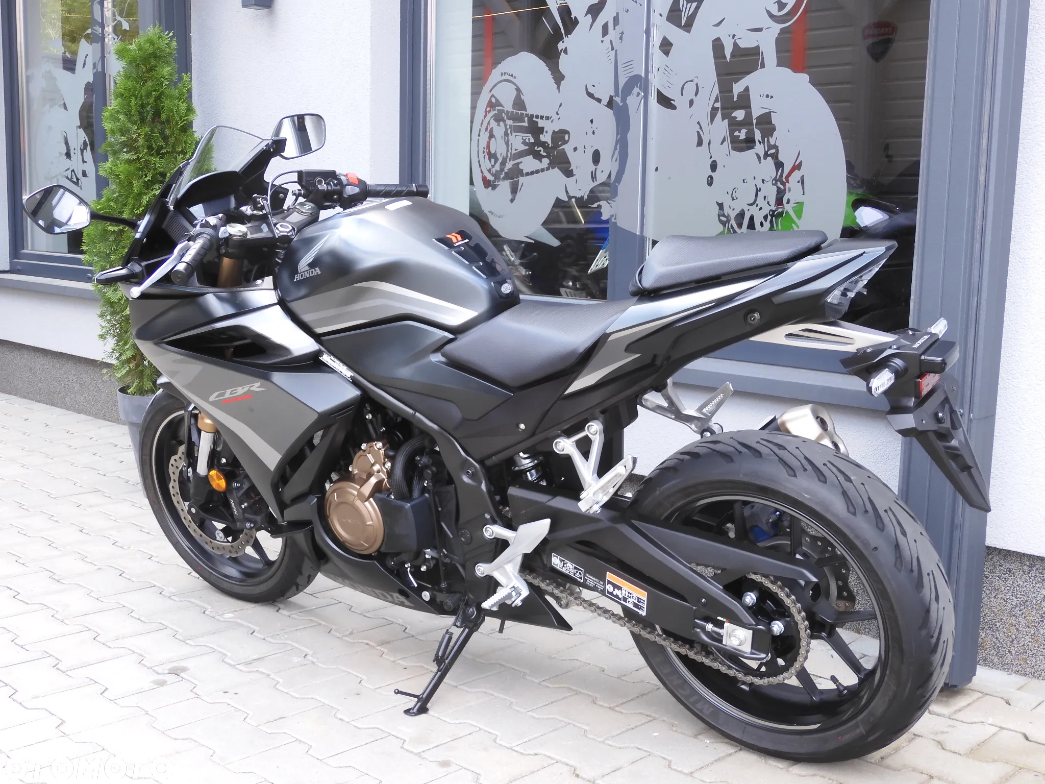Honda CBR - 35