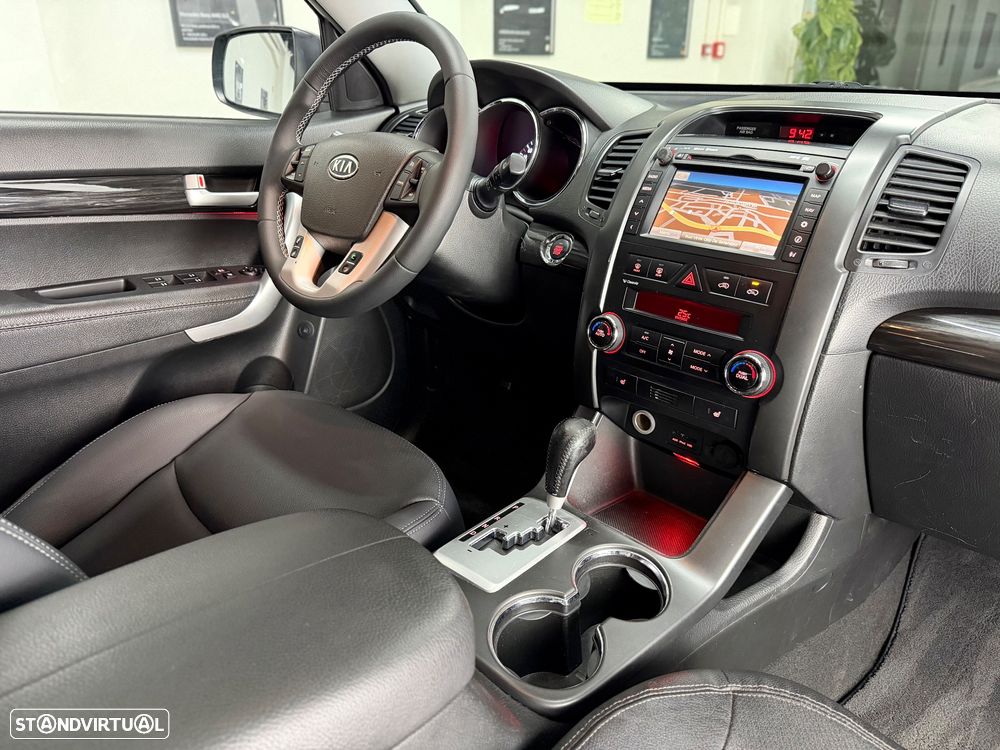 Kia Sorento 2.2 CRDi 4WD Aut. Executive - 26